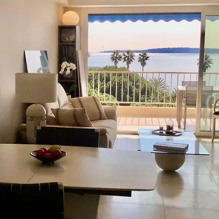 Lägenhet Terrasse De Lerins